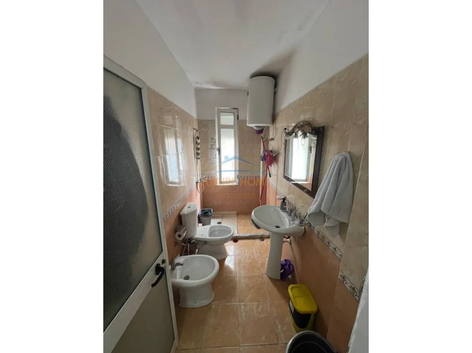Tirane, shitet apartament 2+1 Kati 2, 87 m² 160.000 € 