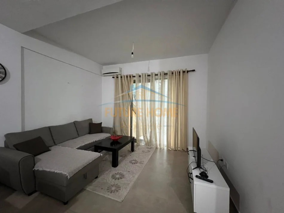 Tirane, jepet me qera apartament 1+1+Ballkon Kati 1, 87 m² 550 € (Ish Fusha e Aviacionit)