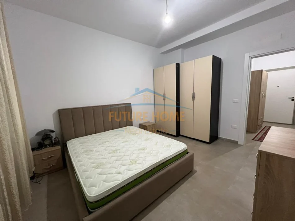 Tirane, jepet me qera apartament 1+1+Ballkon Kati 1, 87 m² 550 € (Ish Fusha e Aviacionit)