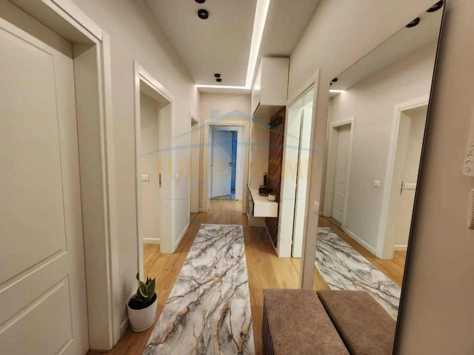 Tirane, shitet apartament 2+1+2+Post Parkimi+Ballkon Kati 2, 122 m² 420.000 € (Liqeni i Thate)