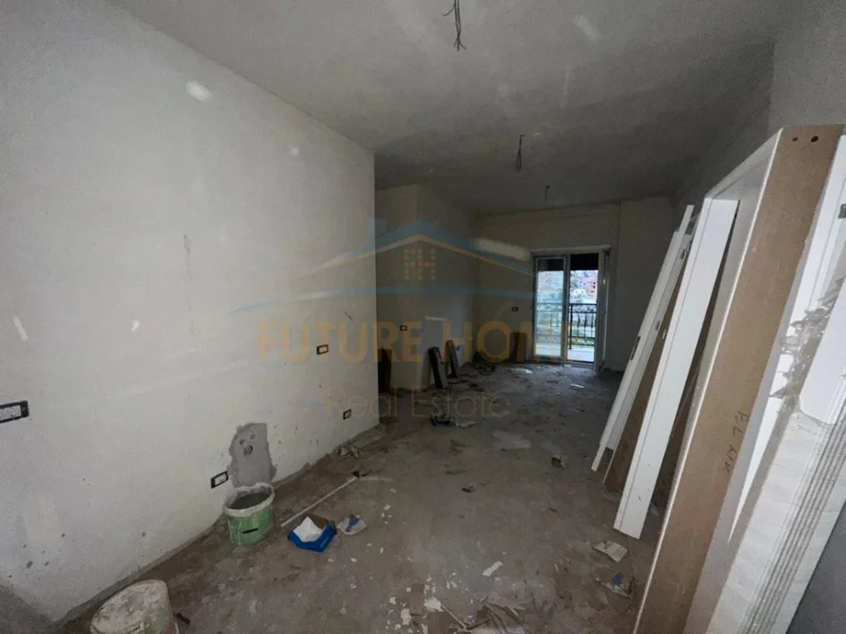 Tirane, shitet apartament 1+1+Ballkon Kati 2, 77 m² 130.280 € (Porta Tirana e Re, Sauk)