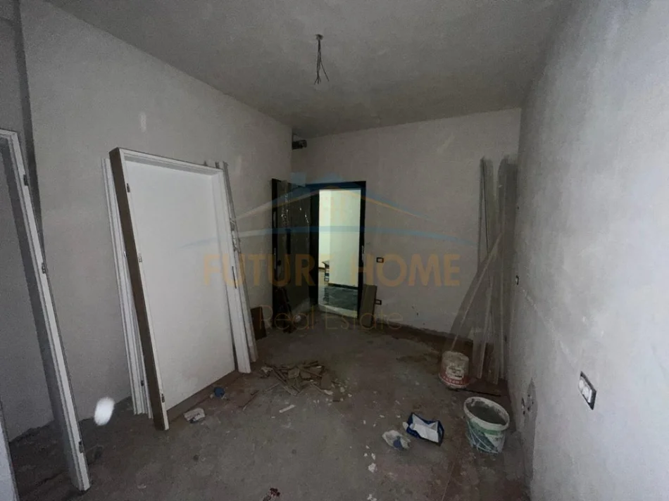Tirane, shitet apartament 1+1+Ballkon Kati 2, 77 m² 130.280 € (Porta Tirana e Re, Sauk)
