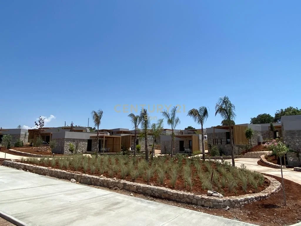 APARTAMENT 2+1 ME OBORR NE SAN NICOLAS, PALASE ,VLORE!