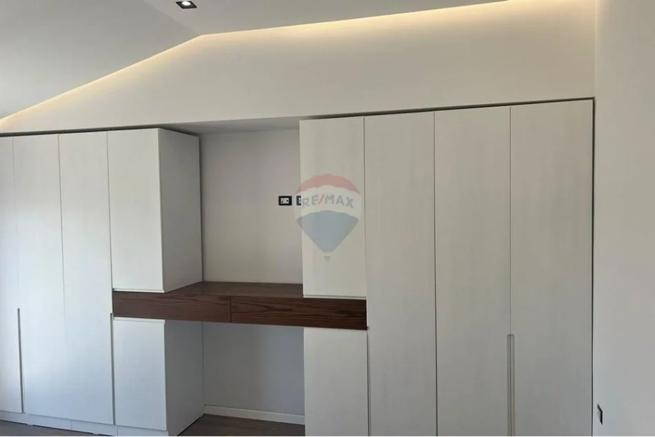 Tirane, jepet me qera apartament 2+1 , 80 m² 500 € (Prane shkolles 9 vjecare Qesarake)