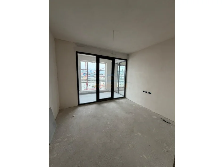 Tirane, shitet apartament 2+1+Ballkon Kati 8, 116 m² 314.820 € (KOMUNA E PARISIT)