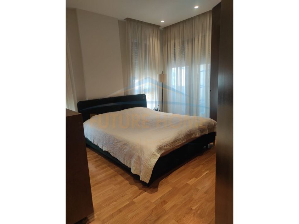 Tirane, shitet apartament 2+1, Kati 8, 105 m² (rruga barrikadave)