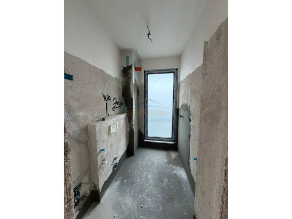 Tirane, shitet apartament 2+1+Ballkon Kati 8, 101 m² 271.890 € (KOMUNA E PARISIT)
