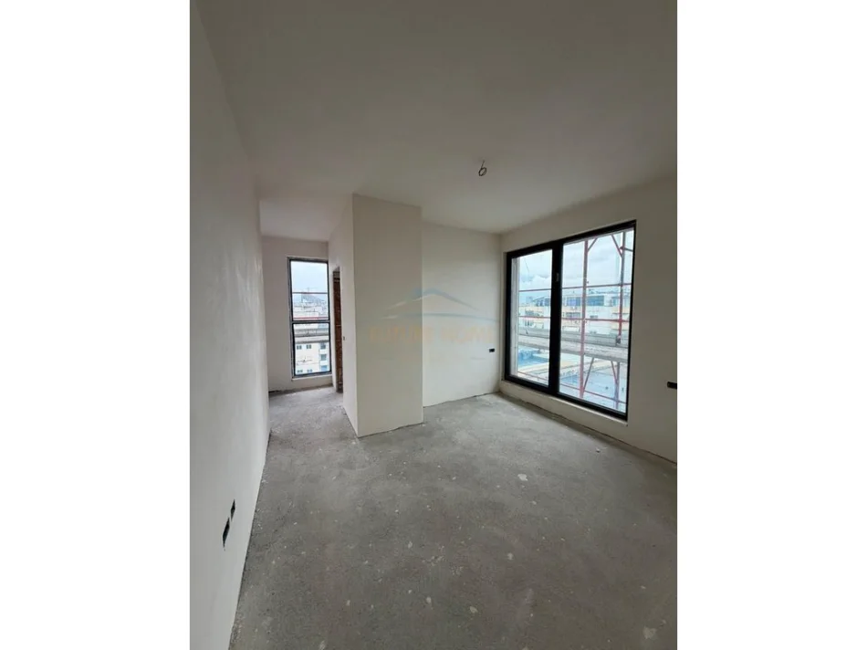 Tirane, shitet apartament 2+1+Ballkon Kati 8, 101 m² 271.890 € (KOMUNA E PARISIT)