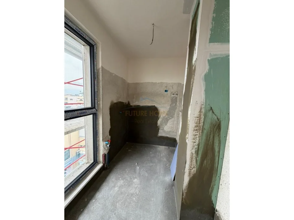 Tirane, shitet apartament 2+1+Ballkon Kati 8, 101 m² 271.890 € (KOMUNA E PARISIT)
