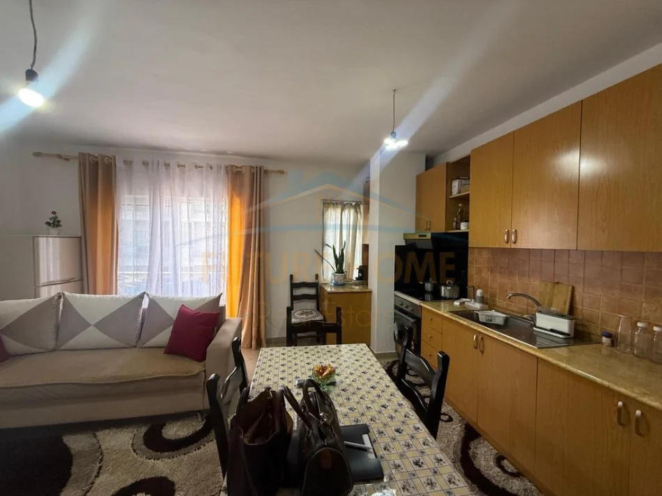 Tirane, shitet apartament 1+1 Kati 4, 64 m² 96.000 € (Rruga e Dajtit)