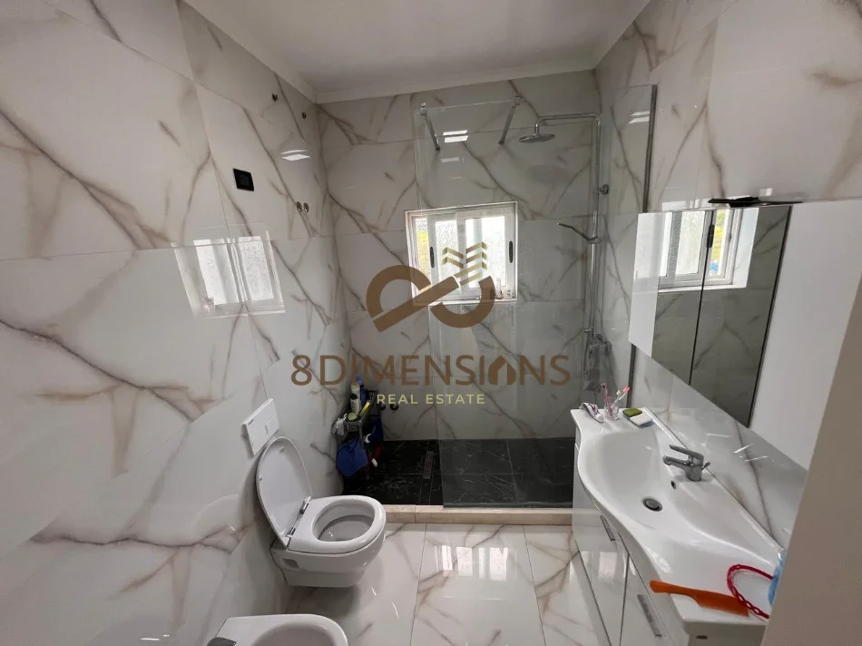 Tirane, jepet me qera Vile 2 Katshe Kati 0, 260 m² 2.000 € (farke)