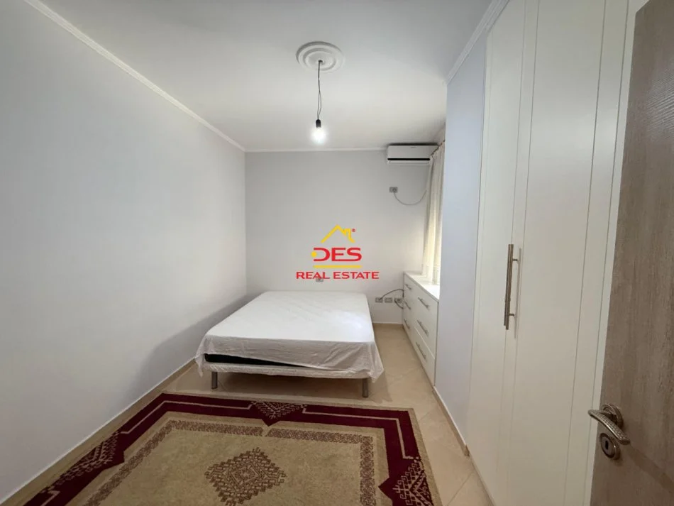 Vlore, jepet me qera apartament 2+1+Ballkon Kati 2, 110 m² 350 € (Rruga Çajupi)