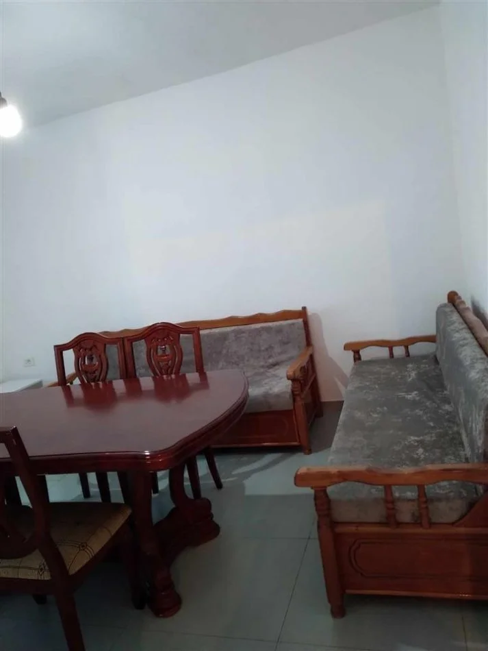 Tirane, jepet me qera apartament 1+1 Kati 1, 68 m² 350 € (allias)