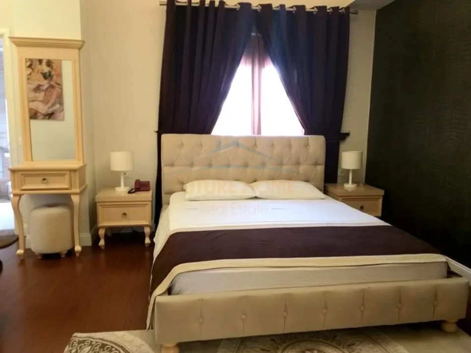 Shitet, Hotel 3-Katësh, Korçë, 700 m² 1.200.000 €