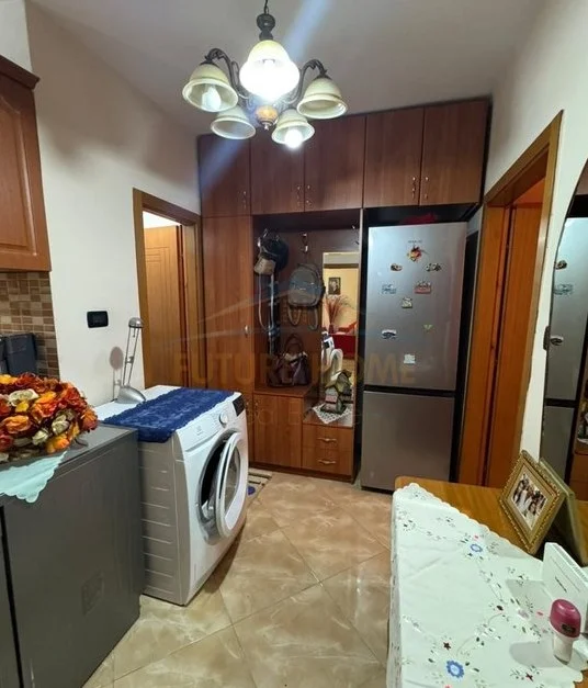 Tirane, shitet apartament 1+1 Kati 0, 54 m² 106.000 € (xhamlliku)