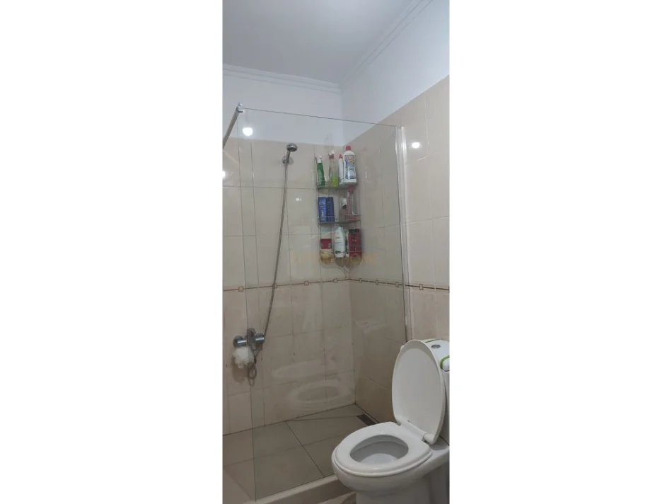 Tirane, jepet me qera apartament 2+1 Kati 7, 110 m² 850 € (Rruga e Kavajes)