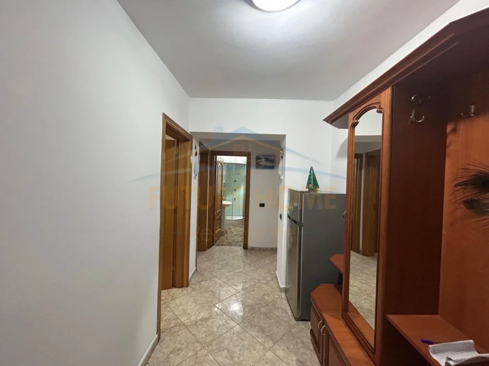 Durres, jepet me qera apartament 2+1 , 76 m² 420 € (Spitali, Durrës)