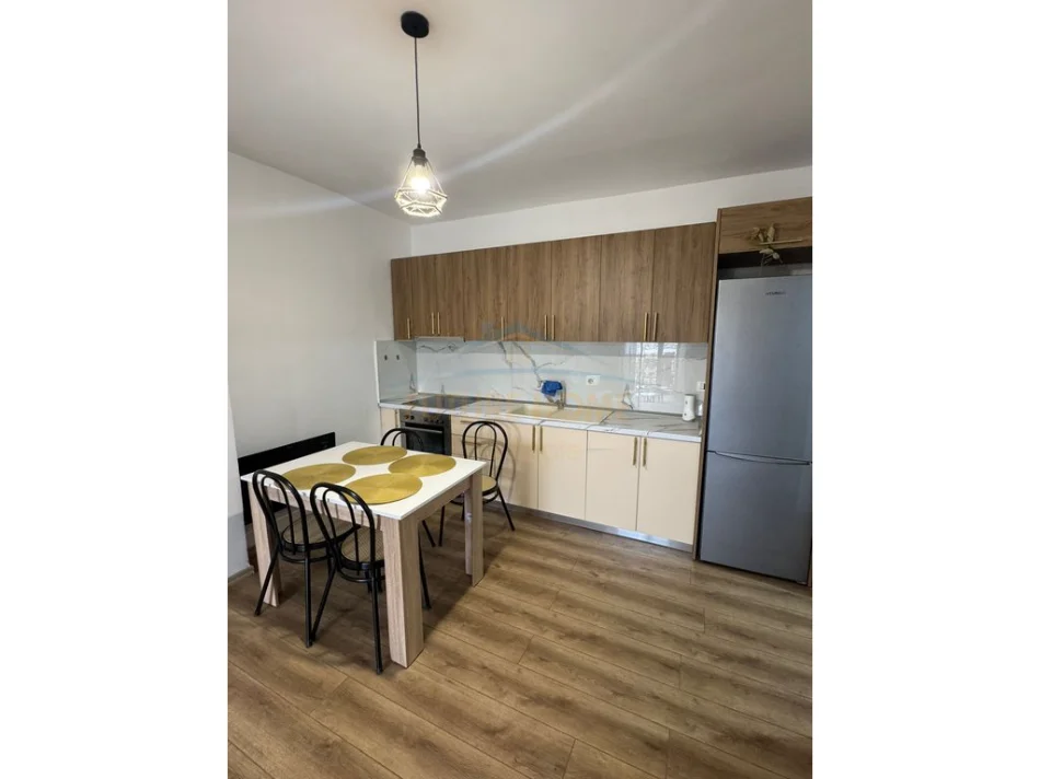 jap me qera apartament 2+1+Ballkon Kati 8, 80 m² 500 € (5 MAJI)