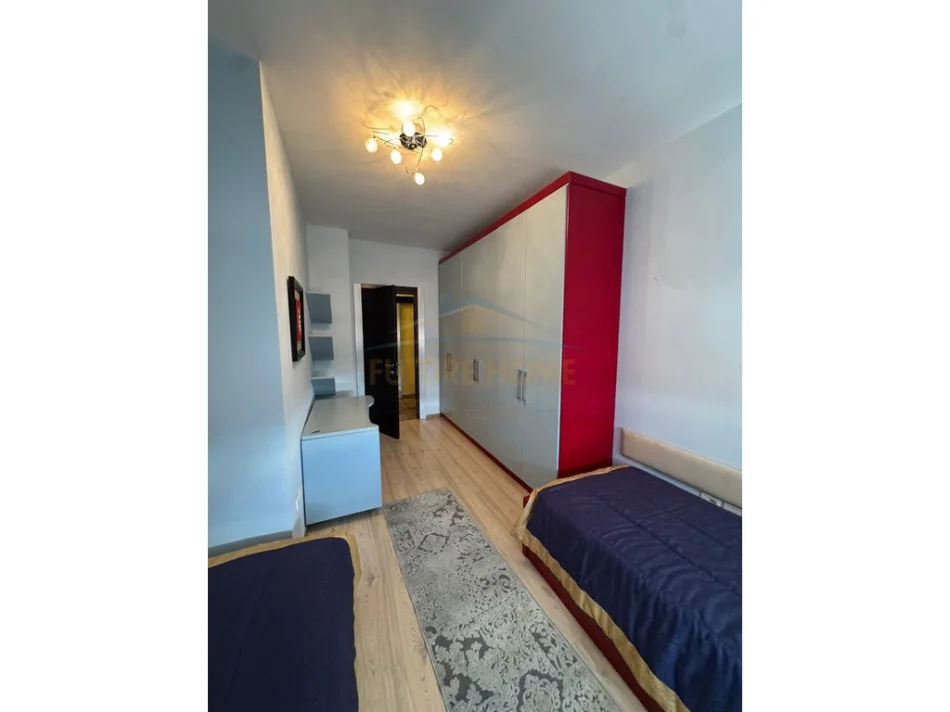 Tirane, jepet me qera apartament 2+1+Ballkon Kati 4, 105 m² 1.200 € (Rruga e Barrikadave)