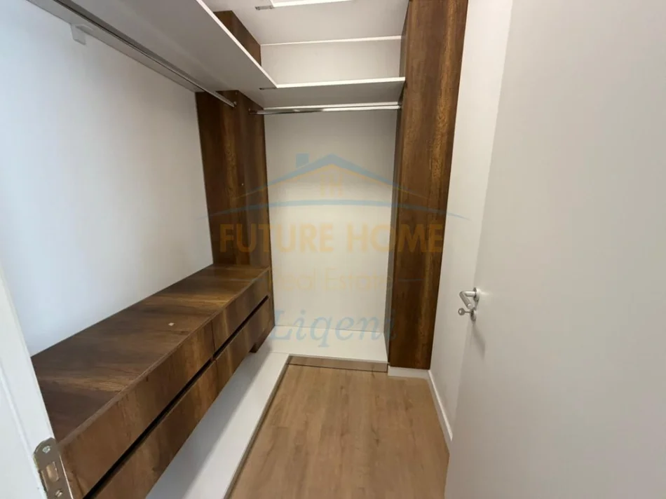Tirane, jepet me qera apartament 2+1+Ballkon Kati 1, 134 m² 1.600 € (Green Valley)