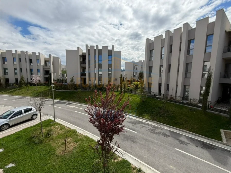 Tirane, jepet me qera apartament 2+1+Ballkon Kati 1, 134 m² 1.600 € (Green Valley)