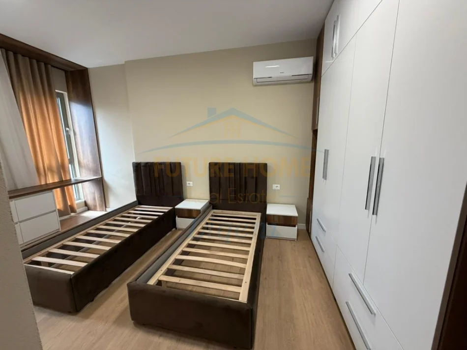 Tirane, jepet me qera apartament 2+1+Ballkon Kati 1, 134 m² 1.600 € (Green Valley)
