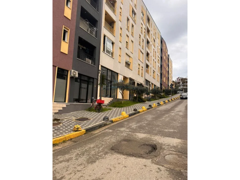 Shqiperi, shitet ambjent biznesi Kati 0, 37 m² 110.000 € (selite)