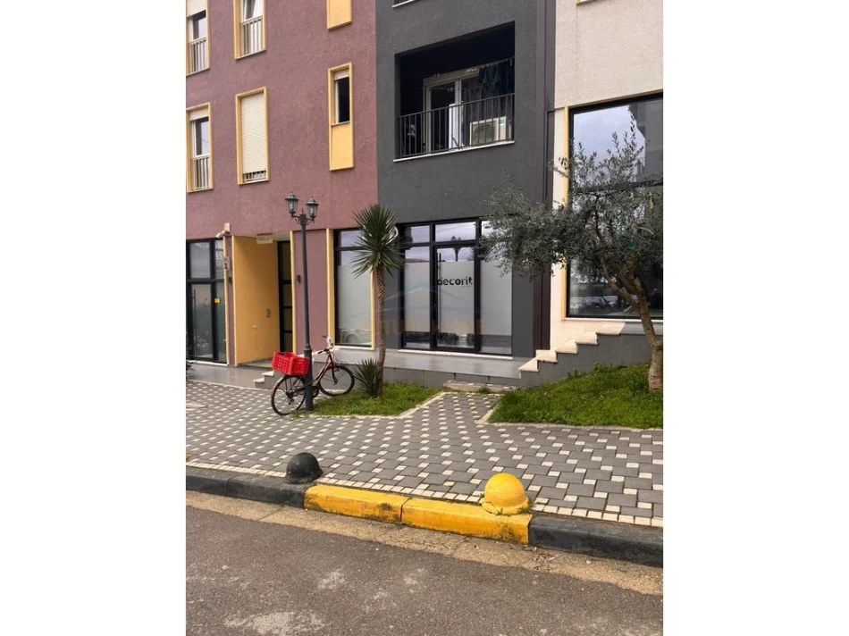 Shqiperi, shitet ambjent biznesi Kati 0, 37 m² 110.000 € (selite)