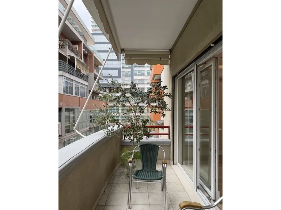 Tirane, jepet me qera ambjent biznesi Kati 2, 131 m² 2.000 € (AIR ALBANIA)