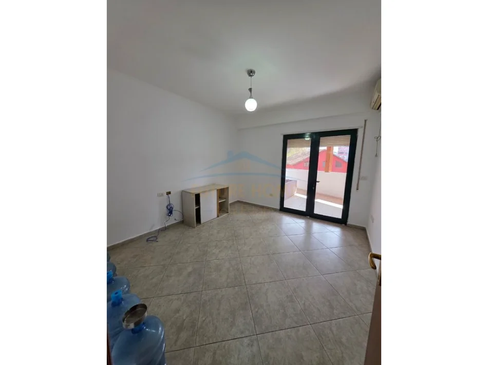Tirane, jepet me qera apartament 2+1+Aneks+Ballkon Kati 2, 133 m² 999 € (Don Bosko)