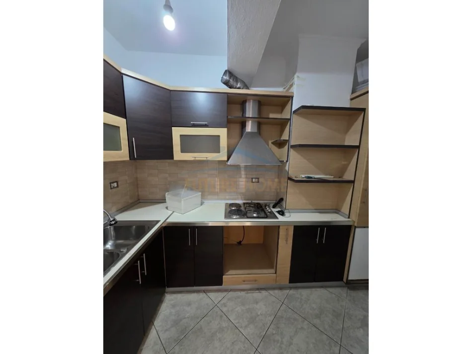 Tirane, jepet me qera apartament 2+1+Aneks+Ballkon Kati 2, 133 m² 999 € (Don Bosko)