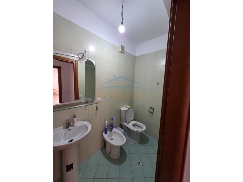 Tirane, jepet me qera apartament 2+1+Aneks+Ballkon Kati 2, 133 m² 999 € (Don Bosko)