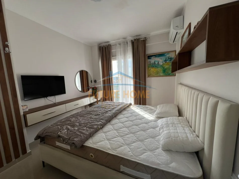 Tirane, jepet me qera apartament 2+1+Ballkon Kati 5, 85 m² 600 € (Ish Dogana)