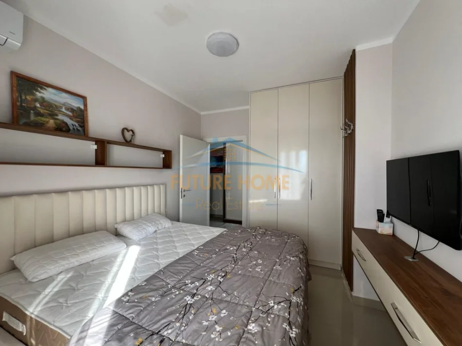 Tirane, jepet me qera apartament 2+1+Ballkon Kati 5, 85 m² 600 € (Ish Dogana)