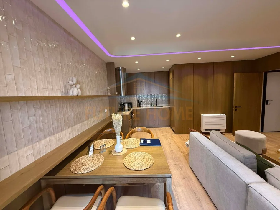 Tirane, jepet me qera apartament 1+1 Kati 1, 80 m² 700 € (Oasis Residence)