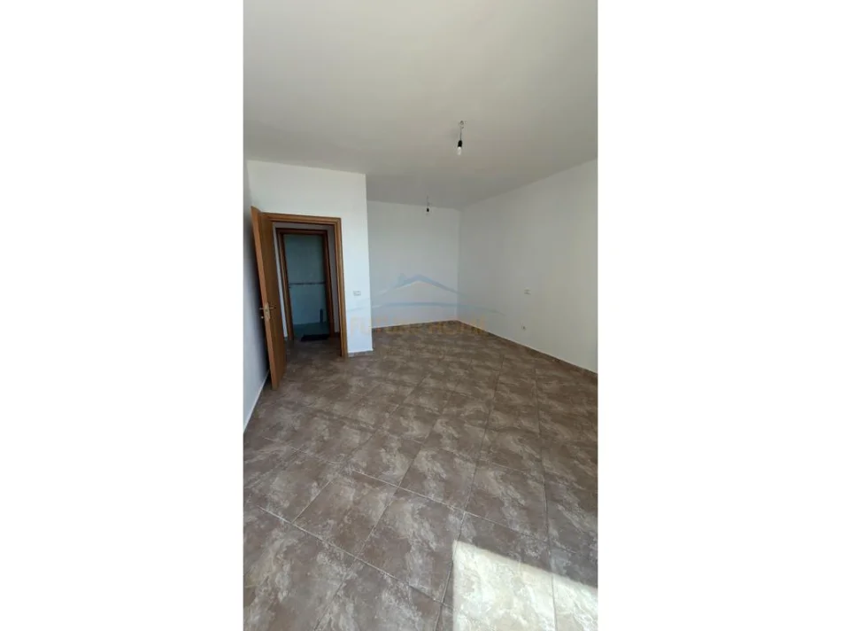 Durres, shitet apartament 1+1+Ballkon Kati 7, 78 m² 205.000 € 