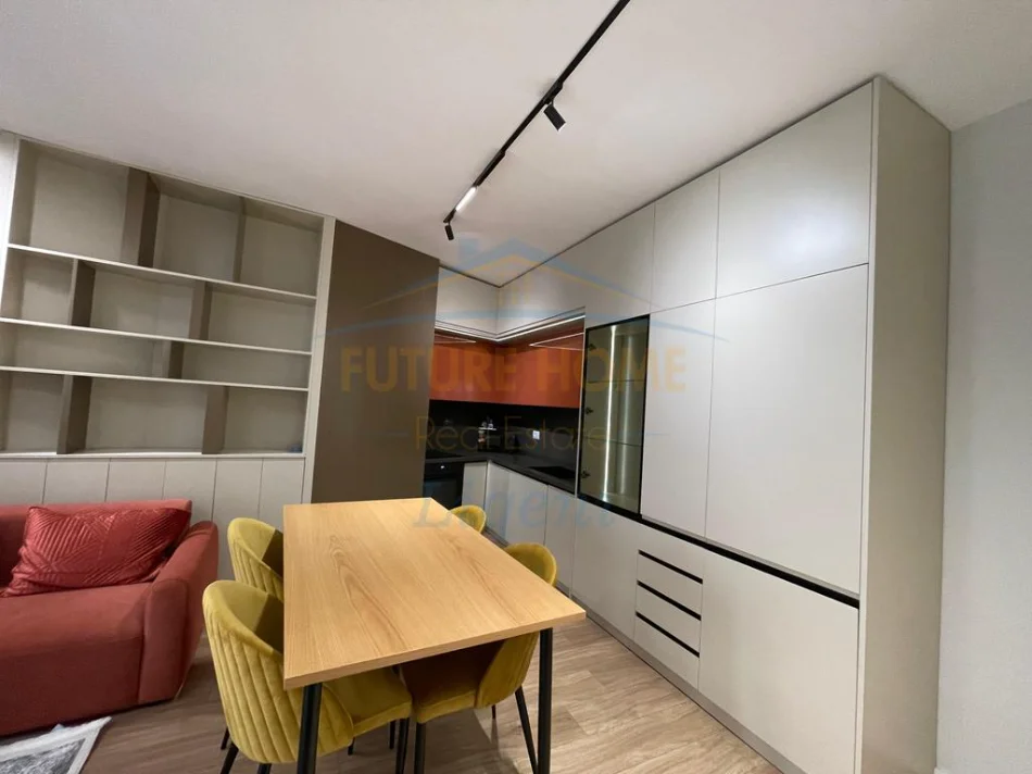 Tirane, jepet me qera apartament 1+1+Ballkon Kati 3, 76 m² 750 € (Kopshti Zoologjik)