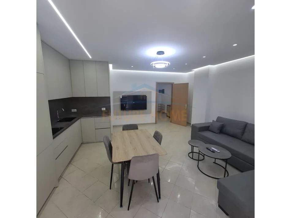 Tirane, jepet me qera apartament 2+1 Kati 3, 105 m² 580 € (Prane Shinjatarit)