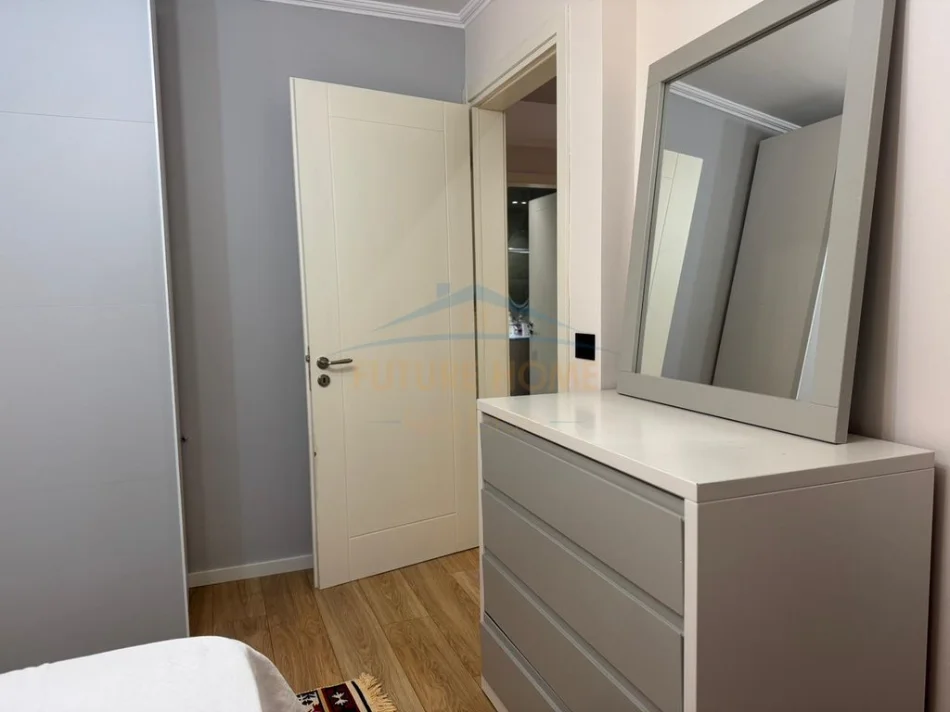 Tirane, jepet me qera apartament 2+1 Kati 2, 85 m² 800 € (Rruga Mine Peza, Tiranë.)