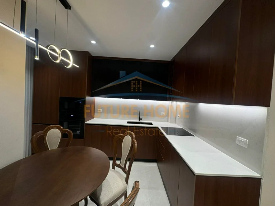 Tirane, shitet apartament 2+1+Aneks+Ballkon Kati 4, 102 m² 250.000 € (MINE PEZA)