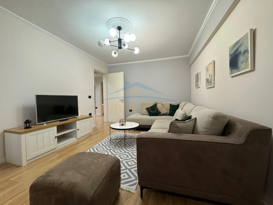 Tirane, shitet apartament 2+1 Kati 2, 85 m² 270.000 € (Rruga Mine Peza)
