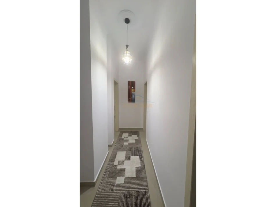 Tirane, jepet me qera apartament 2+1 Kati 0, 100 m² 650 €