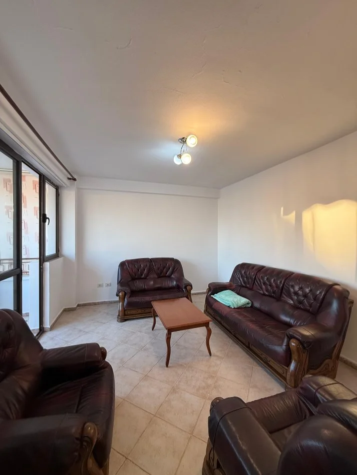 Tirane, jepet me qera apartament 1+1 Kati 7, 70 m² 450 € 