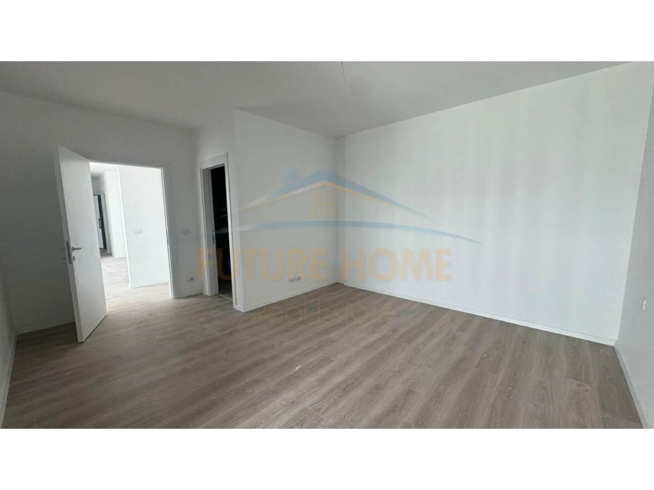 Tirane, shes apartament 2+1+Ballkon Kati 6, 118 m² 188.000 € (Akses Tirana)