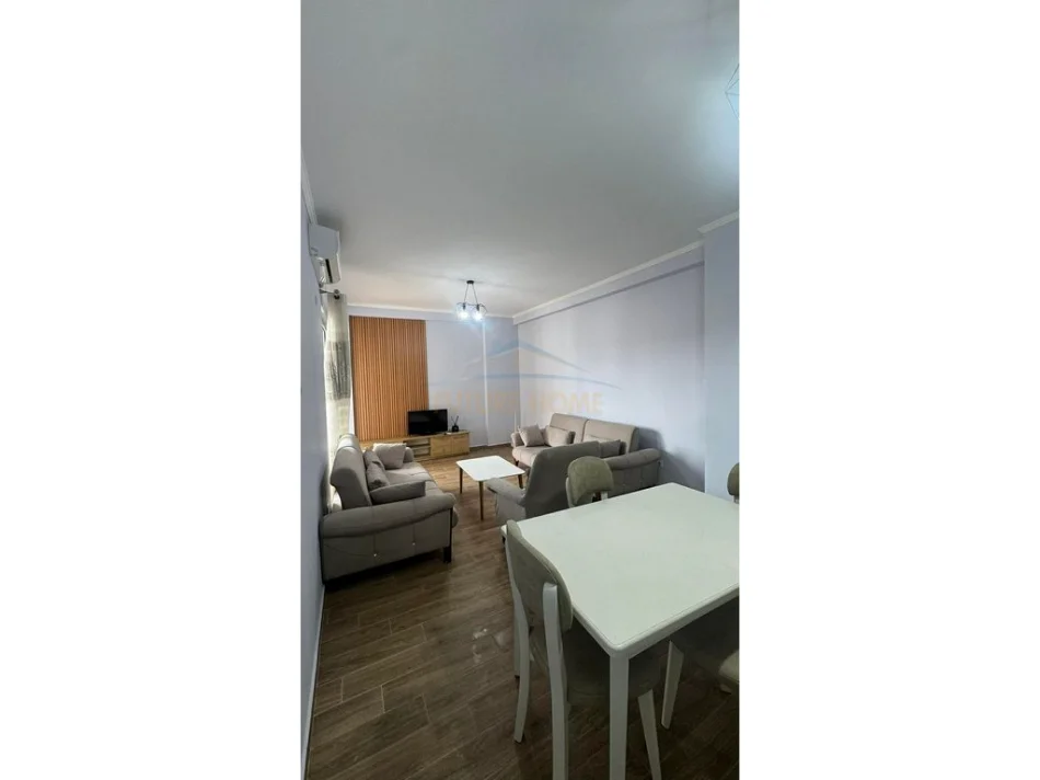 Tirane, jepet me qera apartament 2+1+Ballkon Kati 5, 105 m² 500 € (well astir)