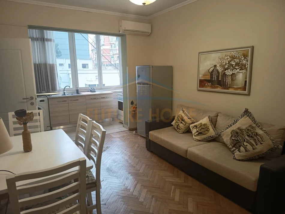 Tirane, jepet me qera apartament 1+1 Kati 2, 60 m² 600 € (Myslym shyr)