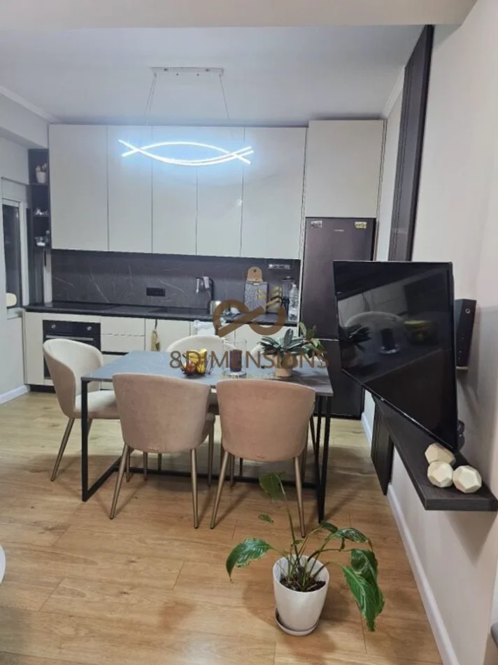 Tirane, shitet apartament 1+1+Ballkon Kati 7, 48 m² 125.000 € (brryli)