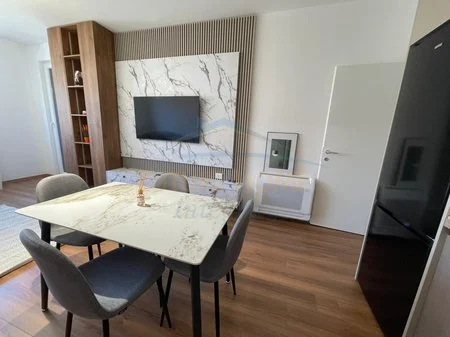 Tirane, jepet me qera apartament 1+1 Kati 3, 69 m² 700 € 