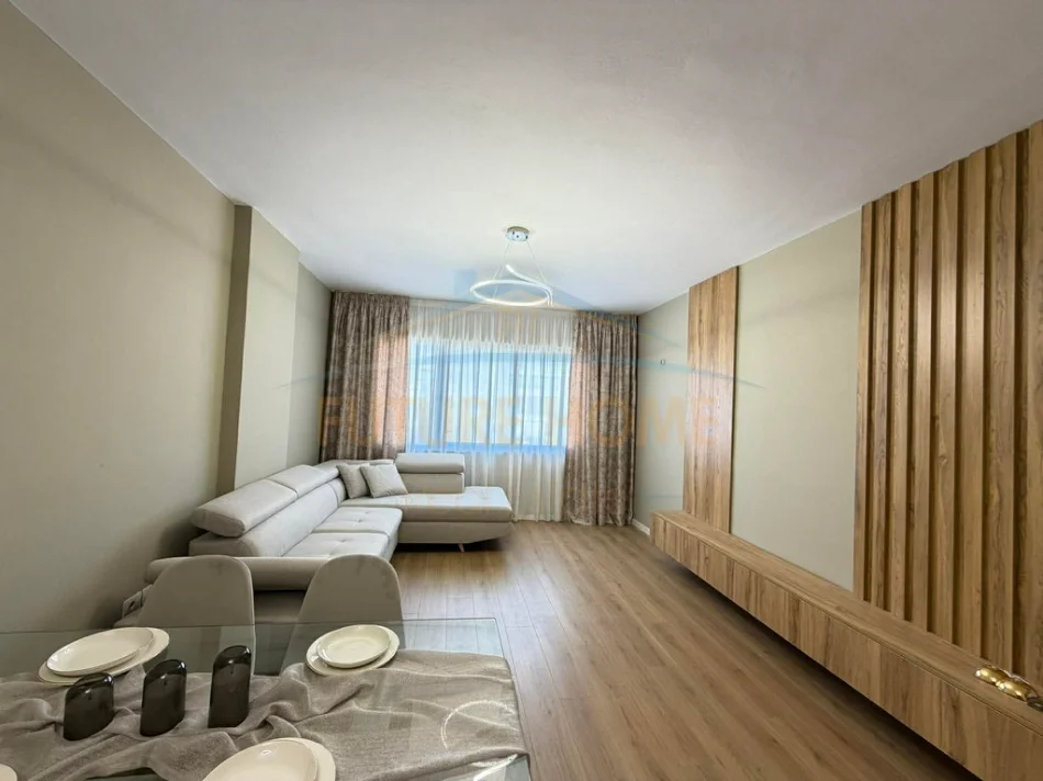 Tirane, shitet apartament 1+1+Ballkon Kati 8, 73 m² 125.000 € 