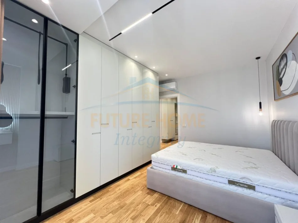 SHITET APARTAMENT 2+1 TEK GOLDEN TOWER, MINE PEZA